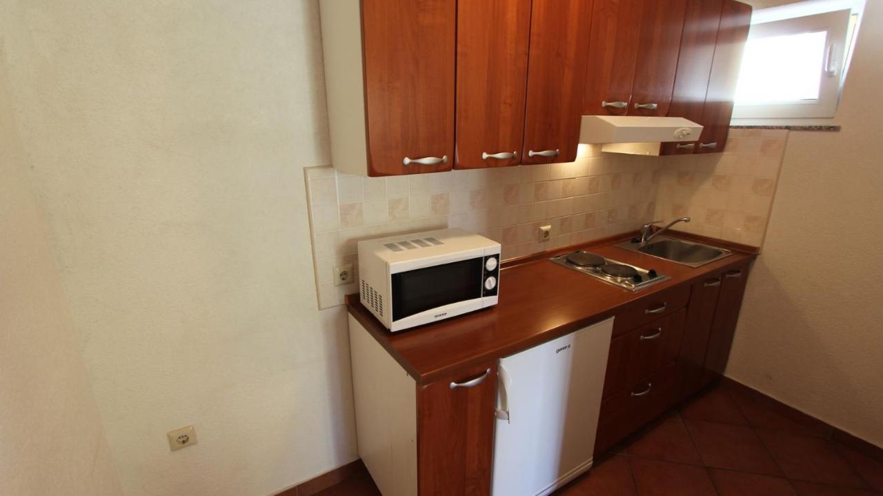 Apartments Serbecic Malinska Exterior photo